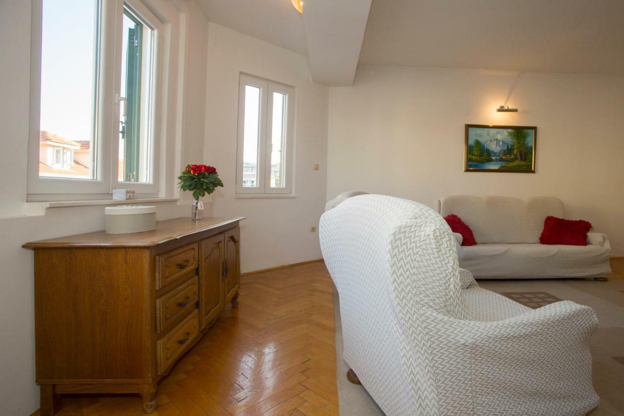 Apis Split Appartement Buitenkant foto