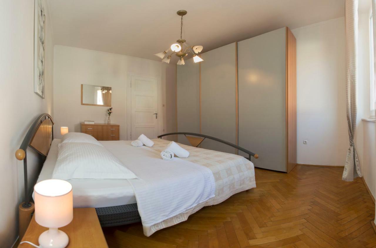 Apis Split Appartement Buitenkant foto