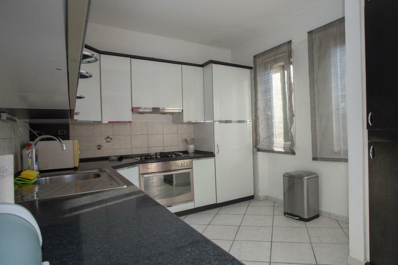 Apis Split Appartement Buitenkant foto