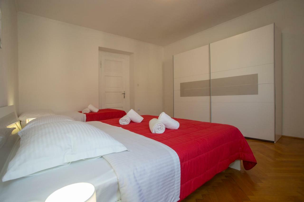 Apis Split Appartement Buitenkant foto