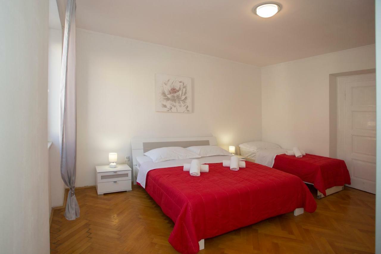 Apis Split Appartement Buitenkant foto