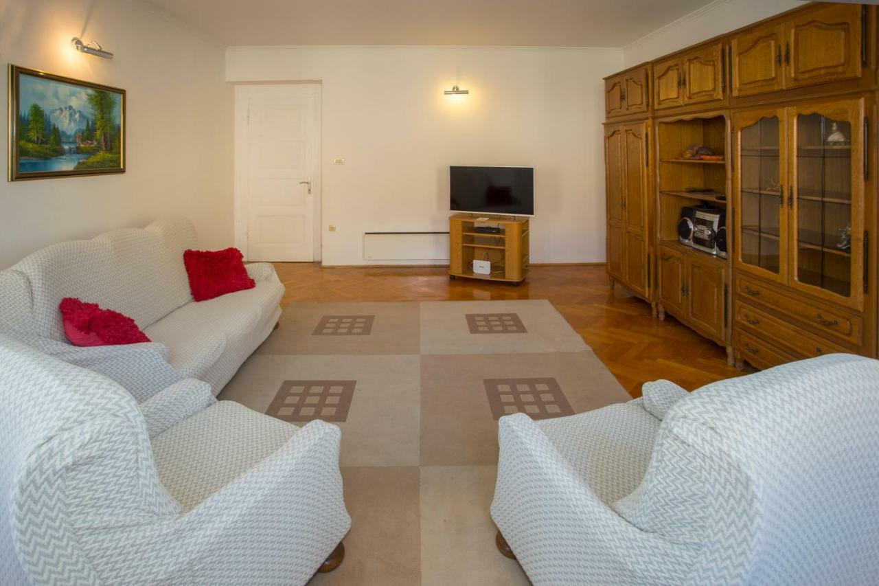 Apis Split Appartement Buitenkant foto